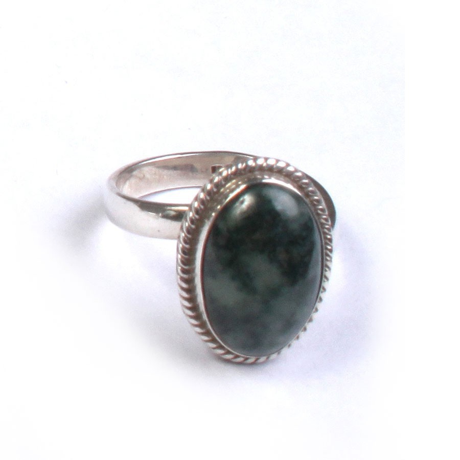Jade and silver ring | Mayan Boutique